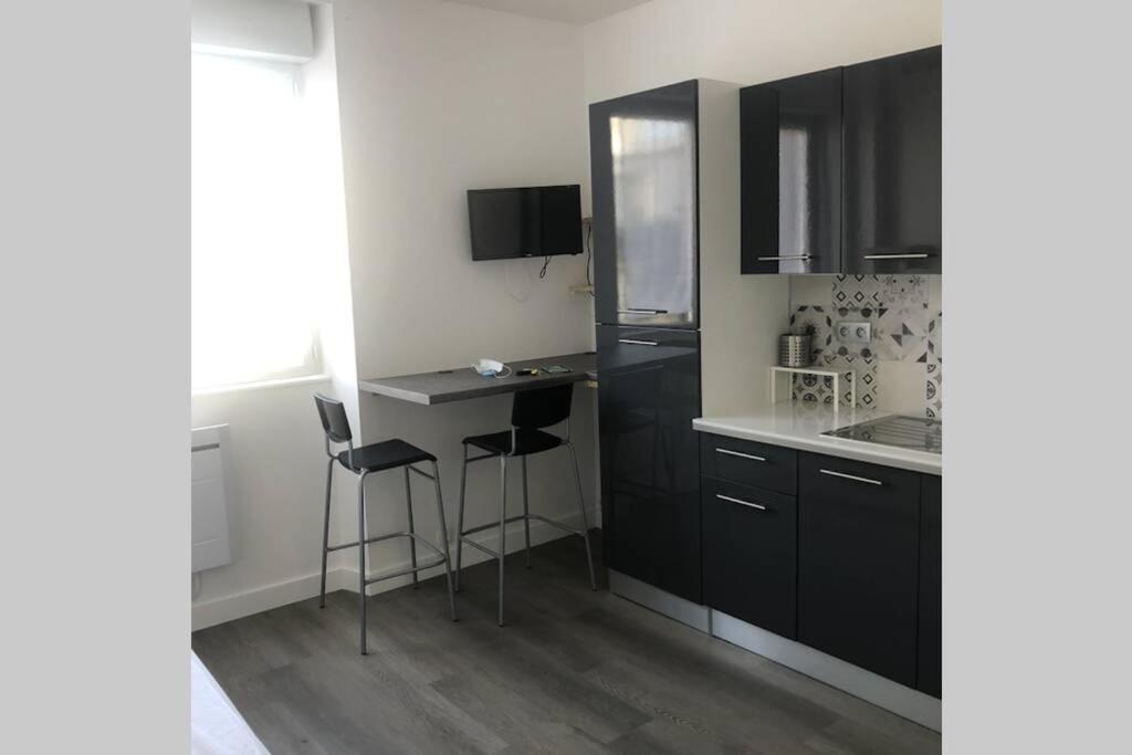 Apartament Yannadal/Studio Cosy Avec Vraie Cuisine A Recouvrance/ Proche Tram/Bus Et Proximite Avec L'Arsenal Brest Zewnętrze zdjęcie
